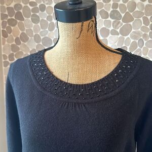 NWT Debbie Morgan black acrylic scoop next sweater – size medium